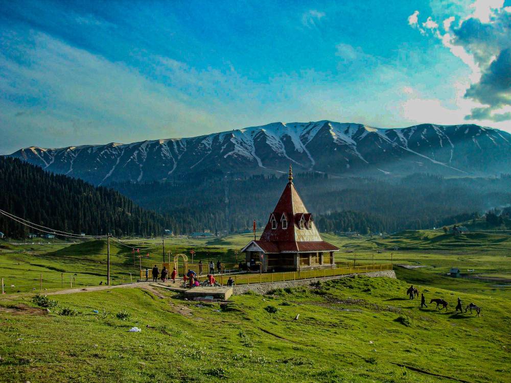 7 Surreal Places to Visit in Kashmir